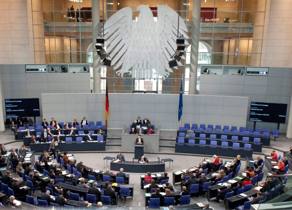 Γερμανός Βουλευτής κατηγορεί τον Σόιμπλε για τους χειρισμούς στην ελληνική κρίση - Media