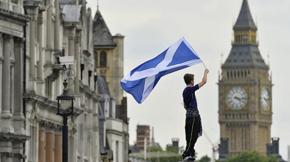 Δημοσκοπήσεις και εκλογές φέρνουν πιο κοντά ένα νέο δημοψήφισμα στη Σκωτία - Media