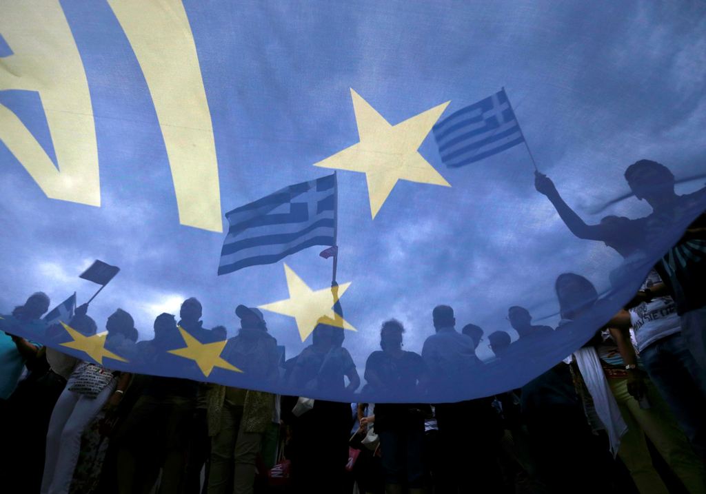 «Μένουμε Ευρώπη»: Μεγάλη συγκέντρωση υπέρ του «ΝΑΙ» στο Σύνταγμα (Photos/Video) - Media