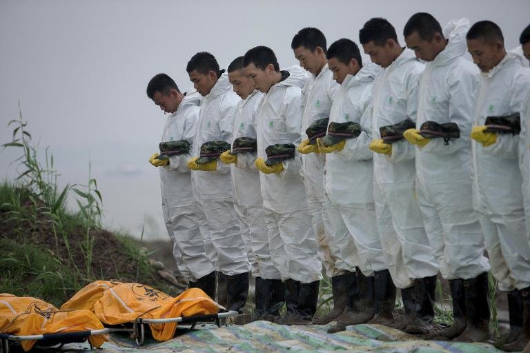 Στους 396 ανέρχεται ο αριθμός των νεκρών του κινεζικού κρουαζιερόπλοιου - Media