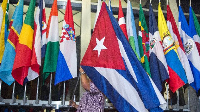H σημαία της Κούβας κυματίζει στο αμερικανικό υπουργείο Εξωτερικών - Media