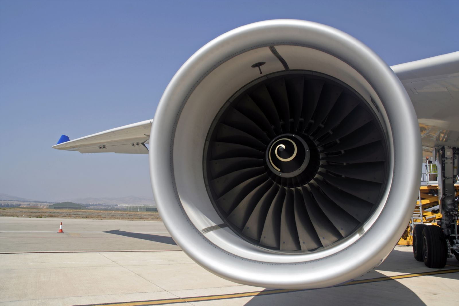 aircraft_jet_engine.jpg