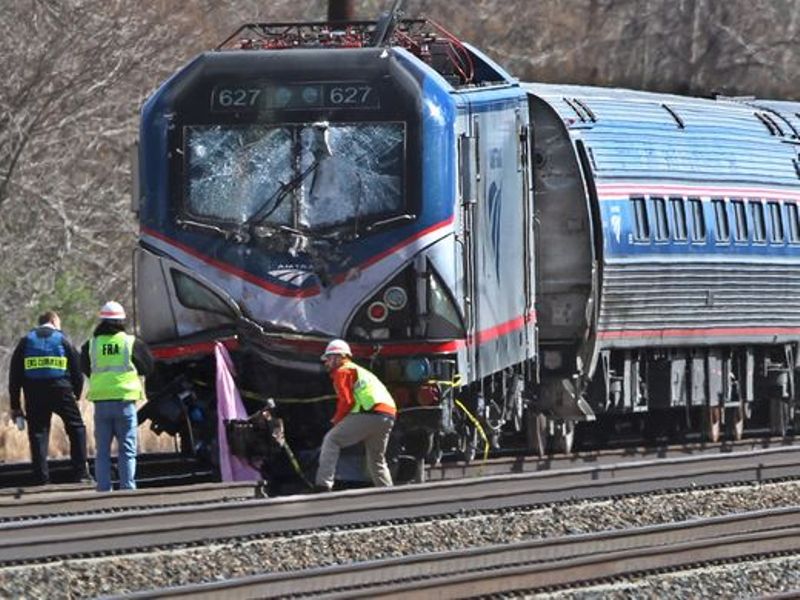 ΗΠΑ: Τραίνο της Amtrak εκτροχιάστηκε όταν συγκρούστηκε με ανασκαφικό μηχάνημα - Νεκροί δύο υπάλληλοι (Photos) - Media