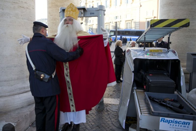 Ρώμη: Χριστούγεννα υπό το βλέμμα των... carabinieri - Media