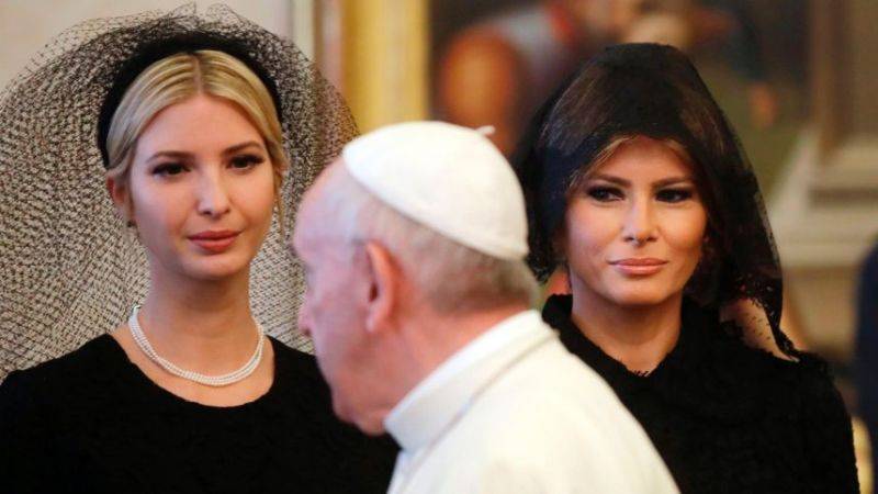 Η απρόβλεπτη… ερώτηση του Πάπα στη Μελάνια  (Photos) - Media