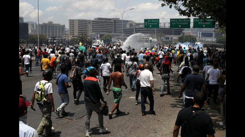 Χάος στη Βενεζουέλα: Νέο κάλεσμα Γκουαϊδό για εξέγερση (Videos) - Media