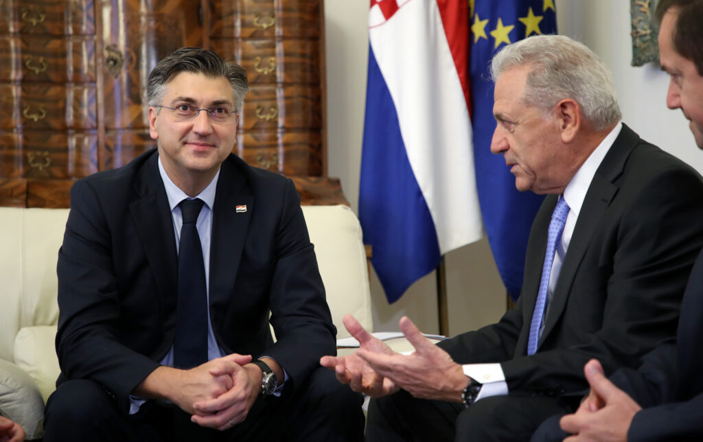 Με τον Πρωθυπουργό της Κροατίας σήμερα στο Ζάγκρεμπ ο Αβραμόπουλος - Media