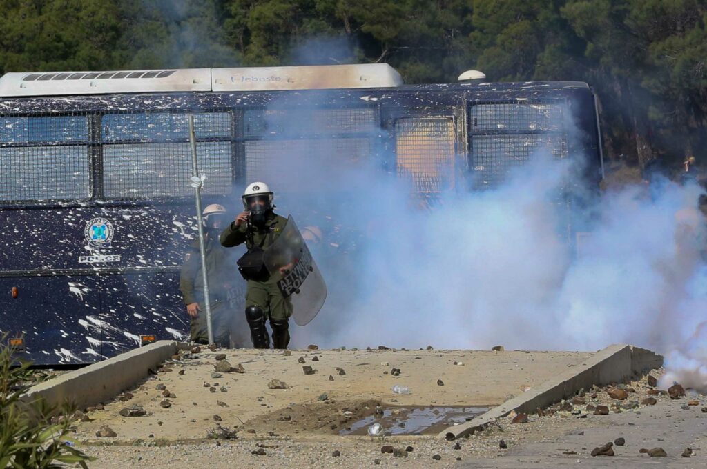 «Άρχισαν τα όργανα» στη Μυτιλήνη: Μηνυτήρια αναφορά κατά των ΜΑΤ κατέθεσαν δικηγόροι - Media