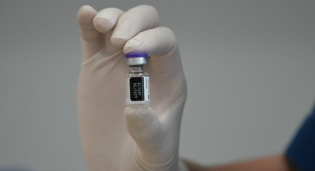 EE: Επιπλέον 200 εκατομμύρια δόσεις του εμβολίου της BioNTech/Pfizer εντός του 2021 - Media