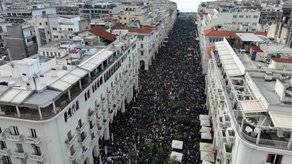 Θεσσαλονίκη – Συλλαλητήριο για Τέμπη: «Στα τόσα χρόνια που κάνω ρεπορτάζ, δεν έχω ξαναδεί κάτι τέτοιο» | topontiki.gr